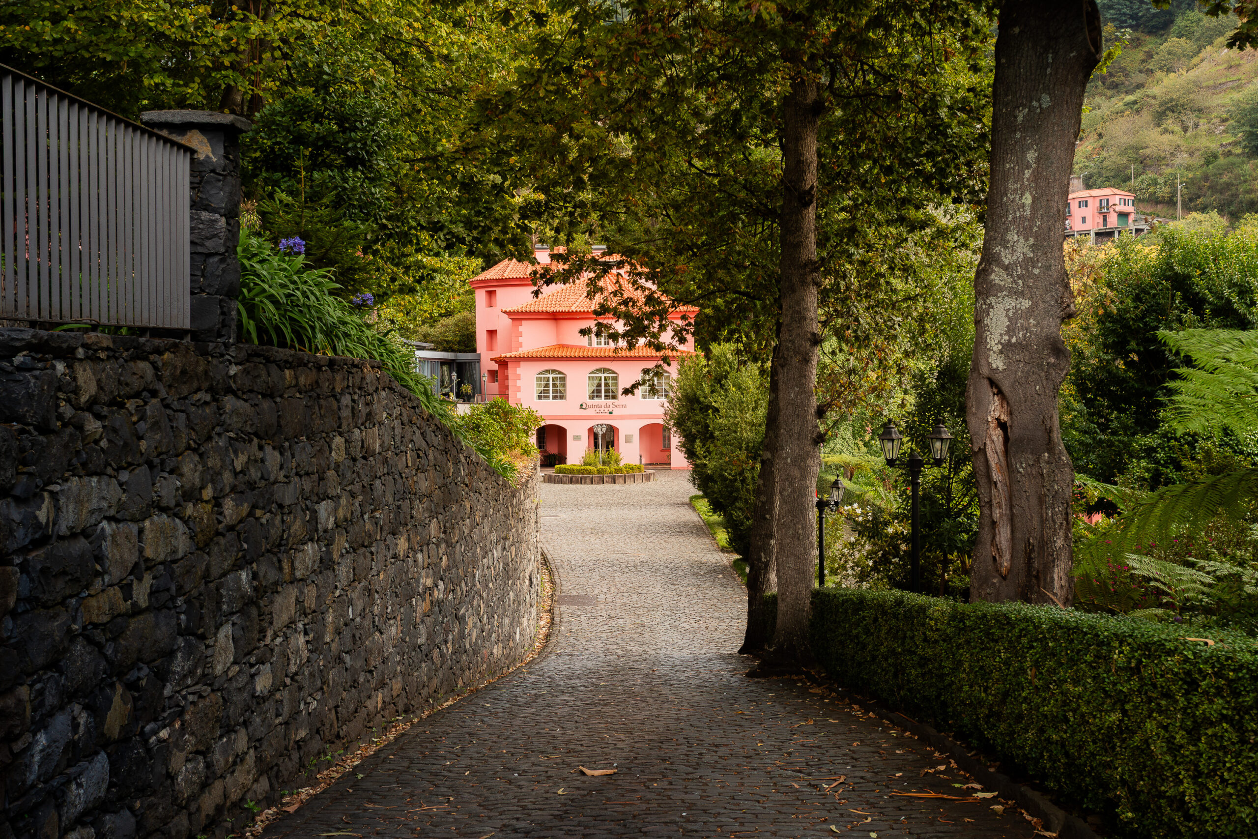 Quinta-de-Serra-madeira-embroidery-retreat